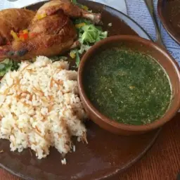 Molokhiya Meal With Half A Fried Chicken And Vermicelli Rice